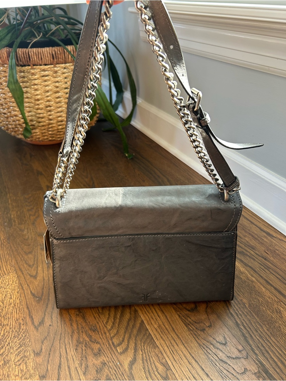 *BRAND NEW WITH TAGS* Frye Ella Flap Shoulder Purse - Picture 4 of 5